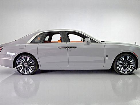 Used 2025 Rolls-Royce Ghost AWD/4WD image 21
