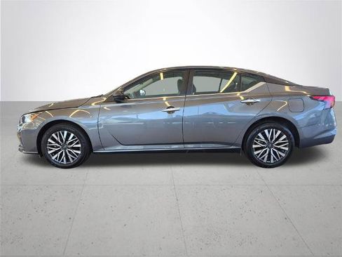 Certified 2025 Nissan Altima 2.5 SV AWD/4WD image 12