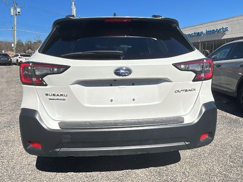 Used 2023 Subaru Outback Premium AWD/4WD image 5