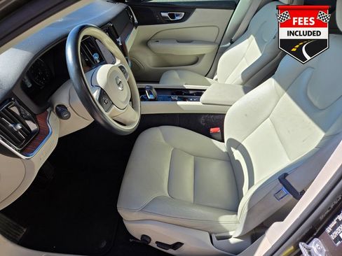 Used 2022 Volvo S60 B5 Momentum w/ Premium Package FWD image 7