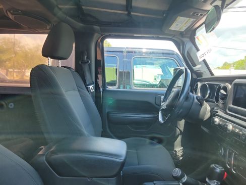 Used 2020 Jeep Wrangler Sport AWD/4WD image 9
