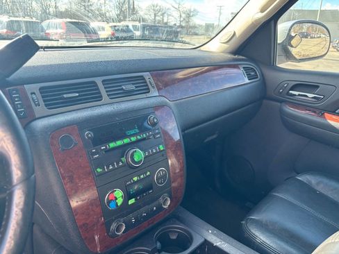 Used 2009 Chevrolet Tahoe LT w/ Luxury Package image 7