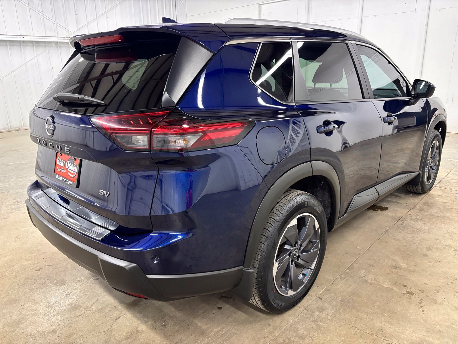 Used 2024 Nissan Rogue SV w/ SV Premium Package FWD image 6