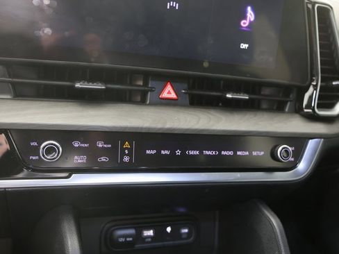 Used 2024 Kia Sportage X-Line w/ X-Line Premium Package image 8