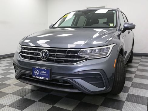 Used 2022 Volkswagen Tiguan SE AWD/4WD image 4