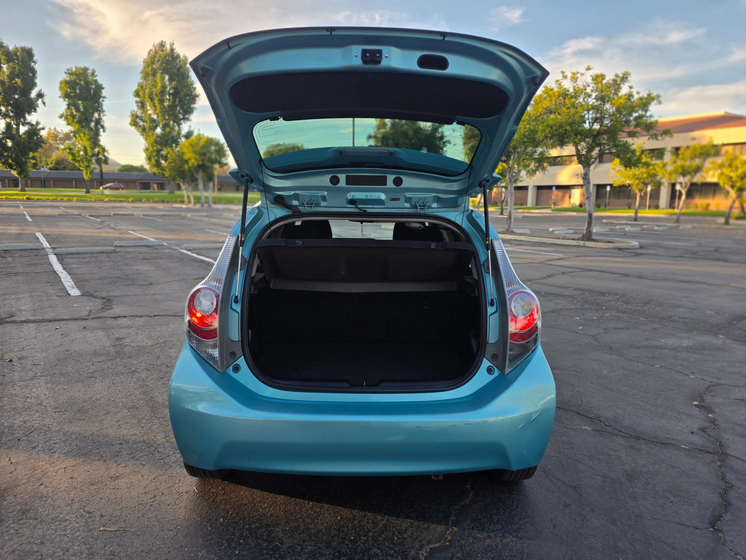 Used 2013 Toyota Prius C Two FWD image 10