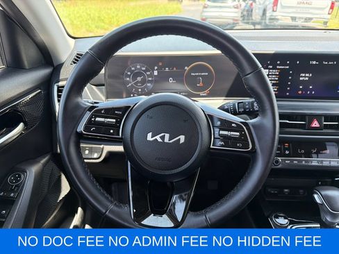 Used 2024 Kia Seltos EX AWD/4WD image 16