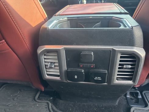 Used 2018 Ford F150 Platinum w/ Equipment Group 701A Luxury image 10