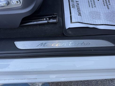 Used 2015 Porsche Macan Turbo image 38