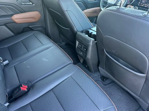 Used 2023 GMC Canyon AT4 w/ AT4 Premium Package AWD/4WD image 17