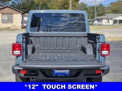 New 2025 Jeep Gladiator Sport image 7