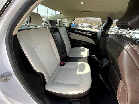 Used 2019 Ford Fusion SE w/ Equipment Group 151A image 29