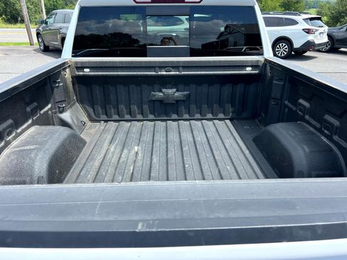 Used 2022 Chevrolet Silverado 1500 LT Trail Boss w/ Convenience Package II image 6