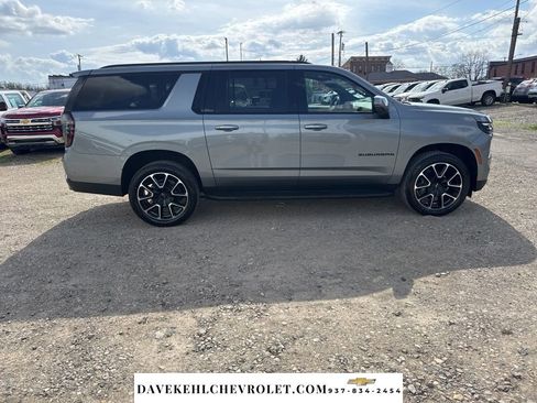 Used 2025 Chevrolet Suburban RST w/ Comfort Package image 6