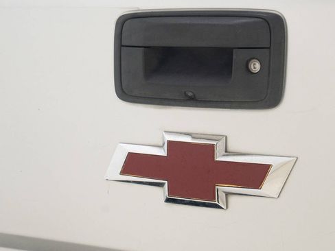 Used 2017 Chevrolet Silverado 1500 LT w/ Texas Edition image 23