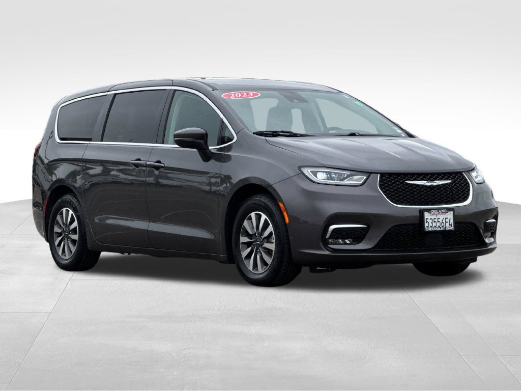 Used 2023 Chrysler Pacifica Touring-L FWD image 7