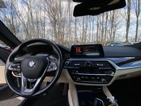 Used 2020 BMW 530i xDrive 530i xDrive w/ Premium Package image 25
