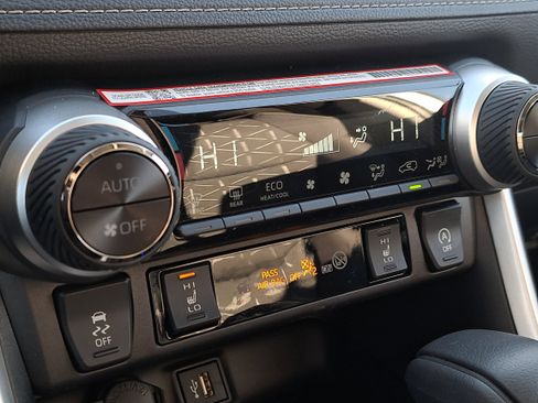 New 2025 Toyota RAV4 XLE image 20