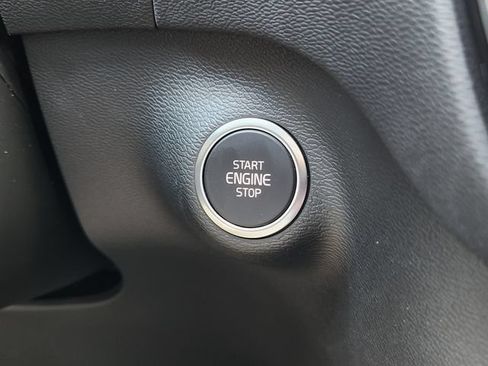 Certified 2025 Volvo XC60 B5 Core AWD/4WD image 20