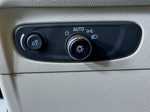 Used 2023 Buick Envision Essence AWD/4WD image 16