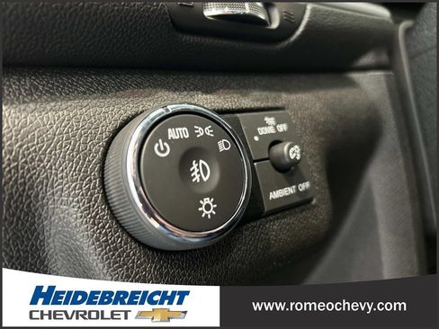 Used 2017 Chevrolet Traverse LT w/ Style and Technology Package FWD image 30