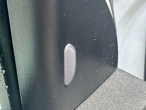 New 2025 Nissan Kicks Play S image 17