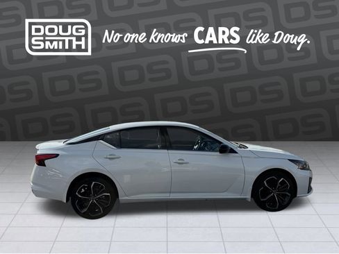 Used 2023 Nissan Altima 2.5 SR image 6