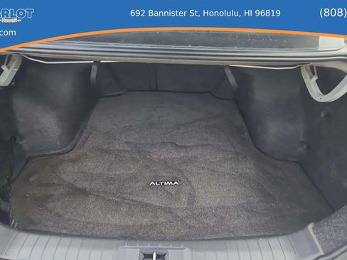 Used 2017 Nissan Altima 2.5 SL w/ 2.5 Technology Package FWD image 10