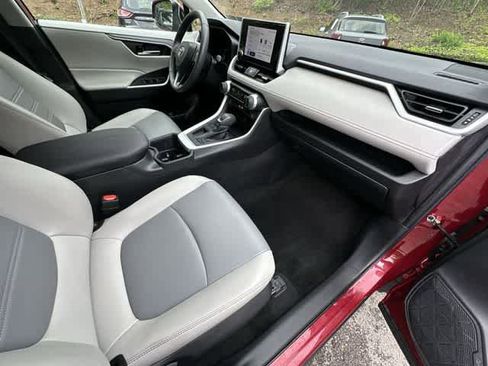 Used 2023 Toyota RAV4 XLE Premium FWD image 19