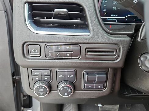 Used 2023 Chevrolet Tahoe Z71 w/ Z71 Off-Road Package AWD/4WD image 16