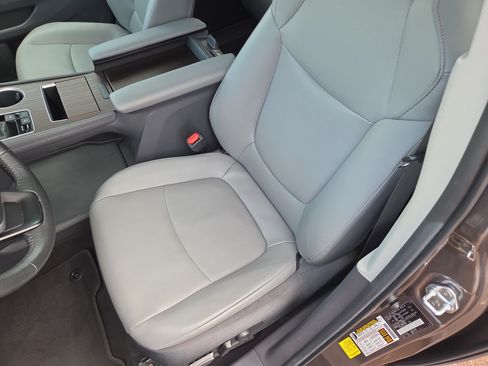 Certified 2024 Toyota Sienna XLE w/ XLE Plus Package AWD/4WD image 13