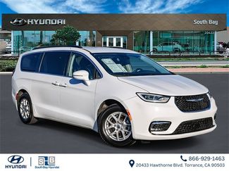 Used 2022 Chrysler Pacifica Touring-L video 1