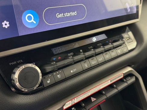 Used 2025 Toyota Tundra Limited image 17