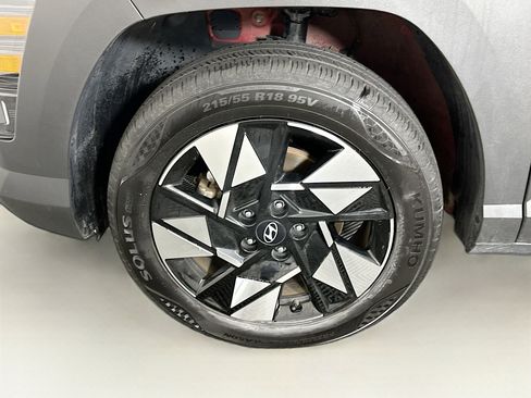 Used 2025 Hyundai Kona SEL image 11