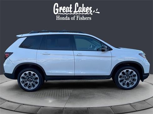 Certified 2025 Honda Passport Black Edition image 6