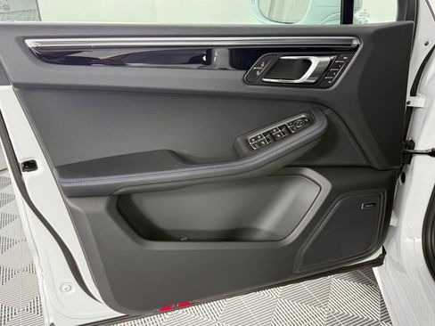 New 2026 Porsche Macan S image 14