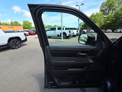 Used 2025 Toyota Tundra SR5 w/ SR5 Premium Package AWD/4WD image 13