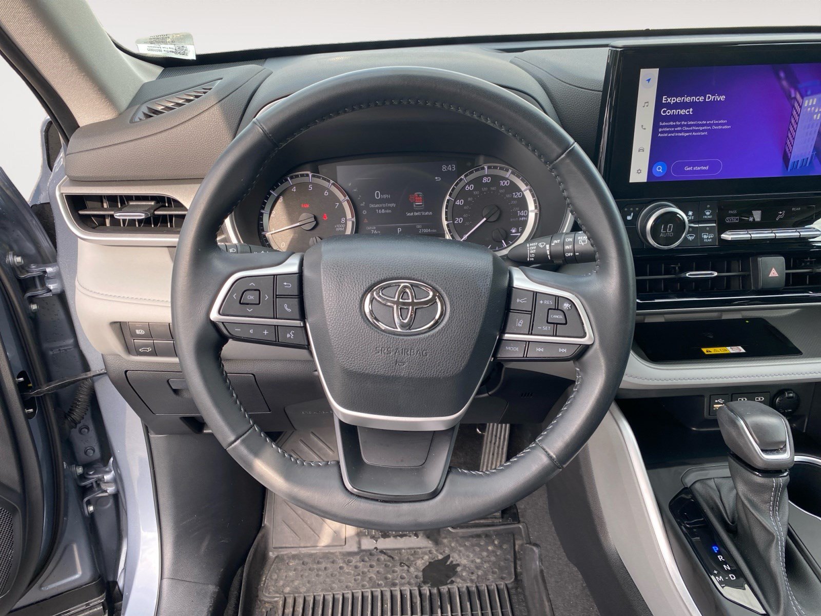 Used 2023 Toyota Highlander XLE AWD/4WD image 14
