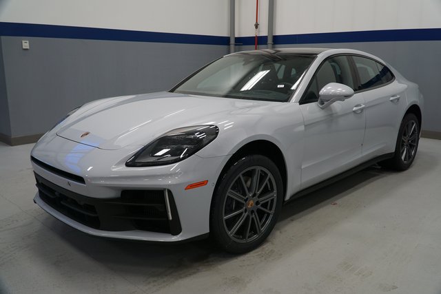 New 2026 Porsche Panamera 4 AWD/4WD image 1