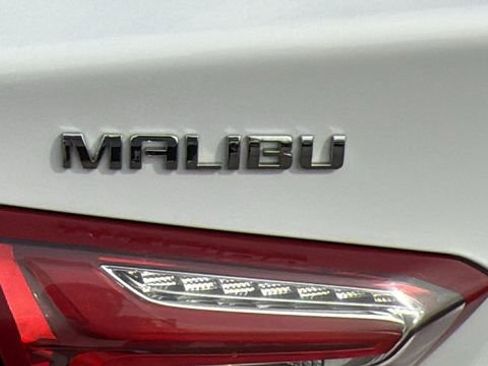 Used 2022 Chevrolet Malibu LT image 28