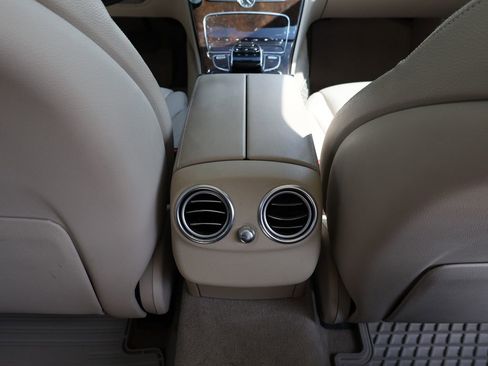 Used 2015 Mercedes-Benz C 300 Sedan image 26