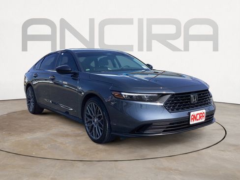 Used 2025 Honda Accord SE image 4