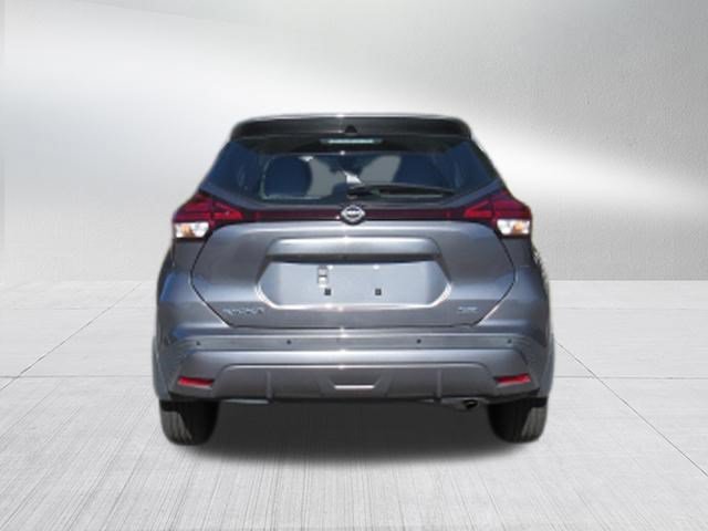 Used 2022 Nissan Kicks SR w/ Premium Package FWD image 4