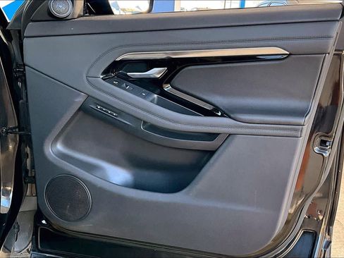 Used 2020 Land Rover Range Rover Evoque SE image 22