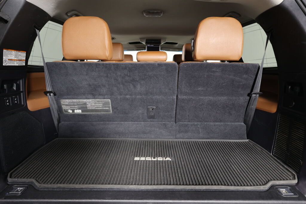 Used 2014 Toyota Sequoia Platinum AWD/4WD image 21