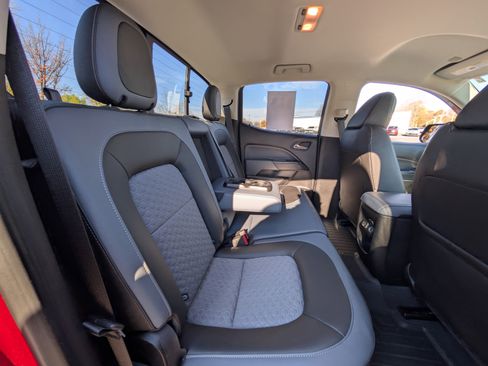 Used 2020 Chevrolet Colorado Z71 image 39