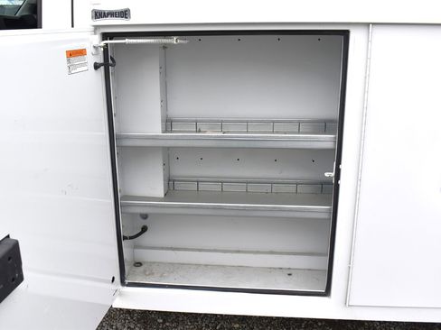 Used 2022 Chevrolet Express 3500 w/ Power Convenience Package image 23