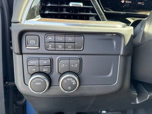 New 2026 Chevrolet Suburban LT AWD/4WD image 30