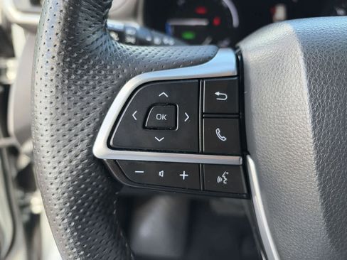 Certified 2023 Toyota Sienna XSE image 28