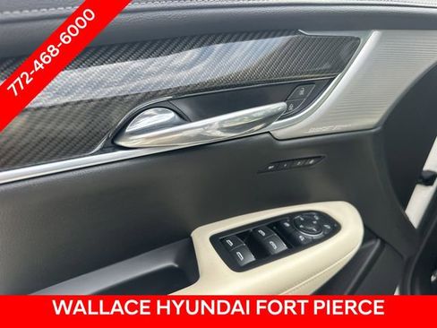 Used 2024 Cadillac XT6 Sport w/ Technology Package AWD/4WD image 18